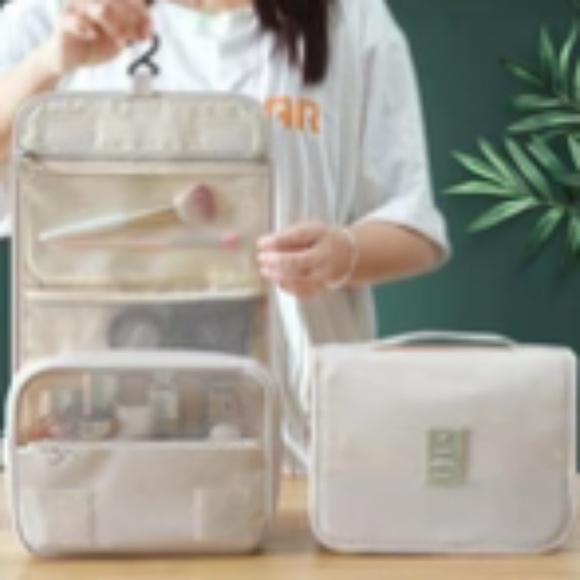 Getaway Apricot Multi-Pocket Travel Toiletry Bag - Picture 4 of 5